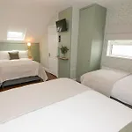 Bed & Breakfast Urban Nest Townhouse