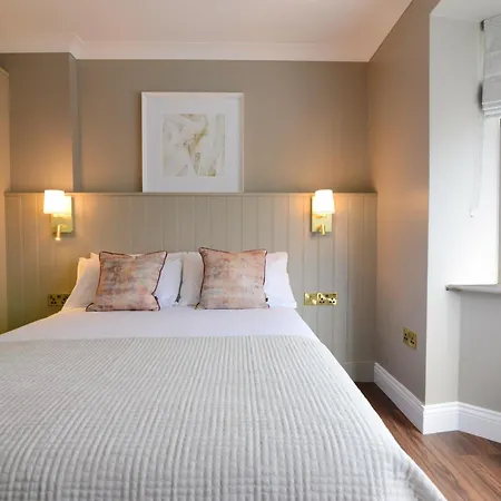 Urban Nest Townhouse Bed & Breakfast 3*