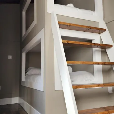 Urban Nest Townhouse 3*