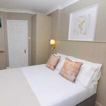 Urban Nest Townhouse 3*