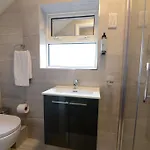 Urban Nest Townhouse 3* גלוואיי