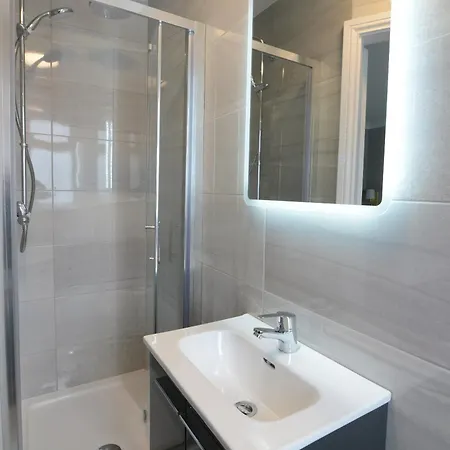 Urban Nest Townhouse 3*