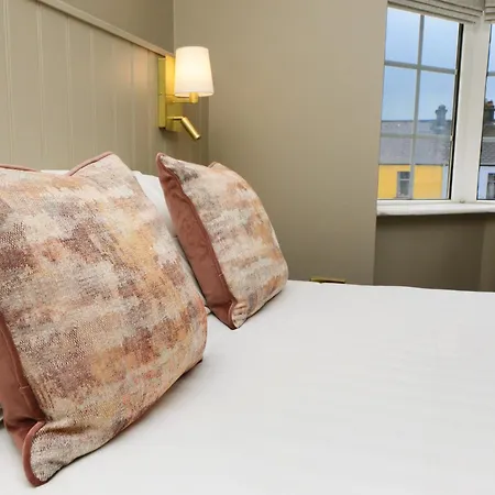 Urban Nest Townhouse 3* Galway