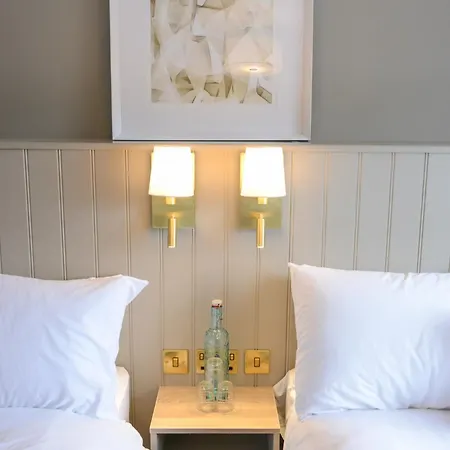 Urban Nest Townhouse Bed & Breakfast 3*