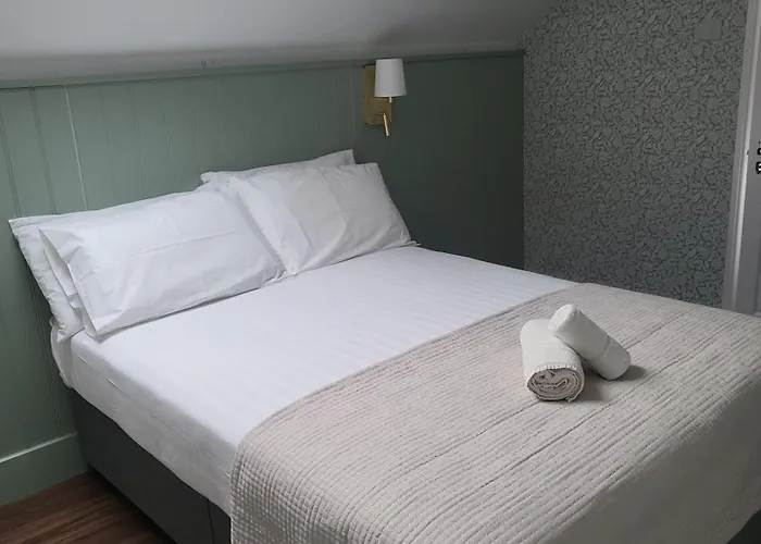 Alojamento de Acomodação e Pequeno-almoço Urban Nest Townhouse Galway