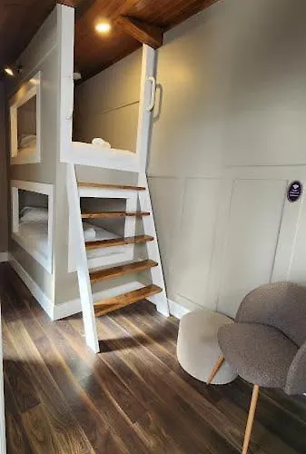 Urban Nest Townhouse 3* Γκάλγουεϊ