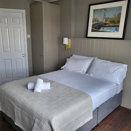 Urban Nest Townhouse Bed and breakfast 3*