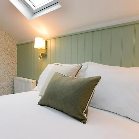 Urban Nest Townhouse Bed and breakfast Galway